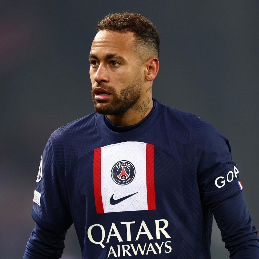 Neymar pede para deixar o PSG