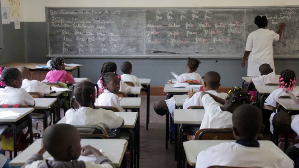 Governo anuncia novo Concurso Público para admissão de 9 mil professores neste mês de setembro Governo anuncia novo Concurso Público para admissão de 9 mil professores neste mês de setembro