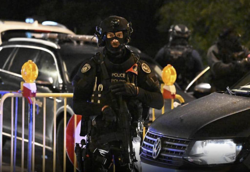 Suspeito de ataque em Bruxelas morto pela polícia durante a detenção