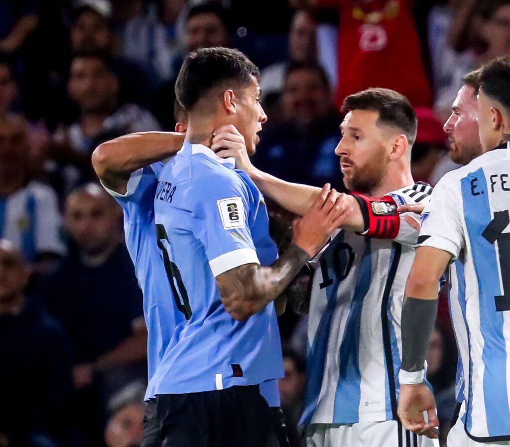 Uruguai "vence" Argentina e inflige a primeira derrota aos campeões mundiais