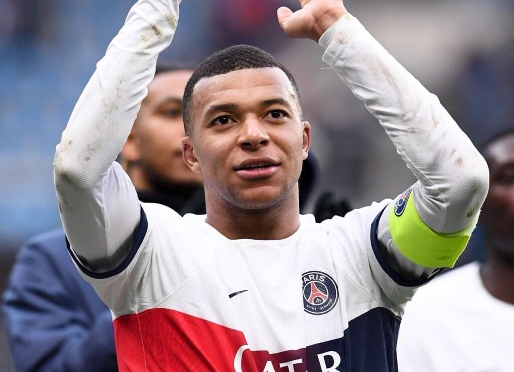 Real Madrid prepara oferta para contratar Mbappé; se falhar, Haaland será a prioridade