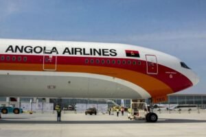 TAAG cancela voo com 107 pessoas após nove horas de atraso em Maputo