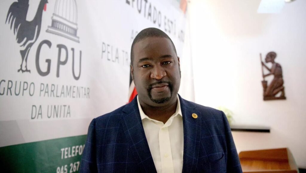 UNITA vai dar entrada no Tribunal Constitucional com o processo de destituição de João Lourenço UNITA vai dar entrada no Tribunal Constitucional com o processo de destituição de João Lourenço