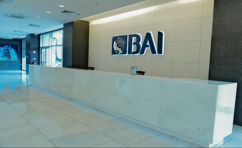 BAI reduz para mil dólares o valor para o carregamento do cartão Visa BAI reduz para mil dólares o valor para o carregamento do cartão Visa