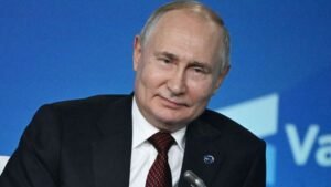 Putin diz ser impossível ser derrotado pela Ucrânia e garante que não vai invadir a Polónia ou a Letónia