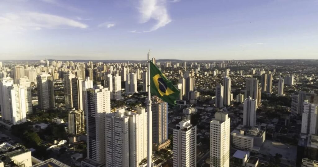 Angolanos representam metade dos estrangeiros acolhidos em abrigos na maior cidade do Brasil