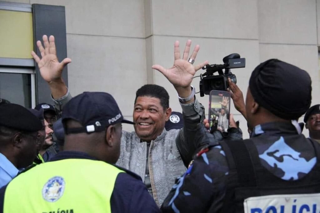 Apóstolo Valdemiro Santiago chega a Angola para reunião de “milagres”.