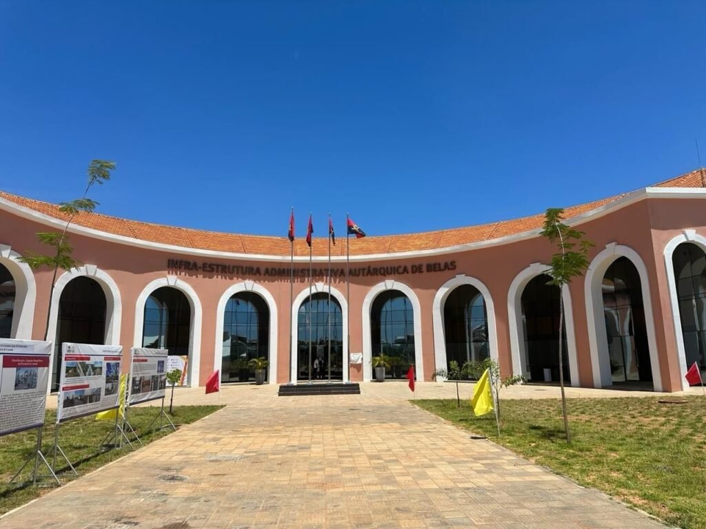 Inaugurado o 1º Edifício Autárquico de Luanda e o 2º do País