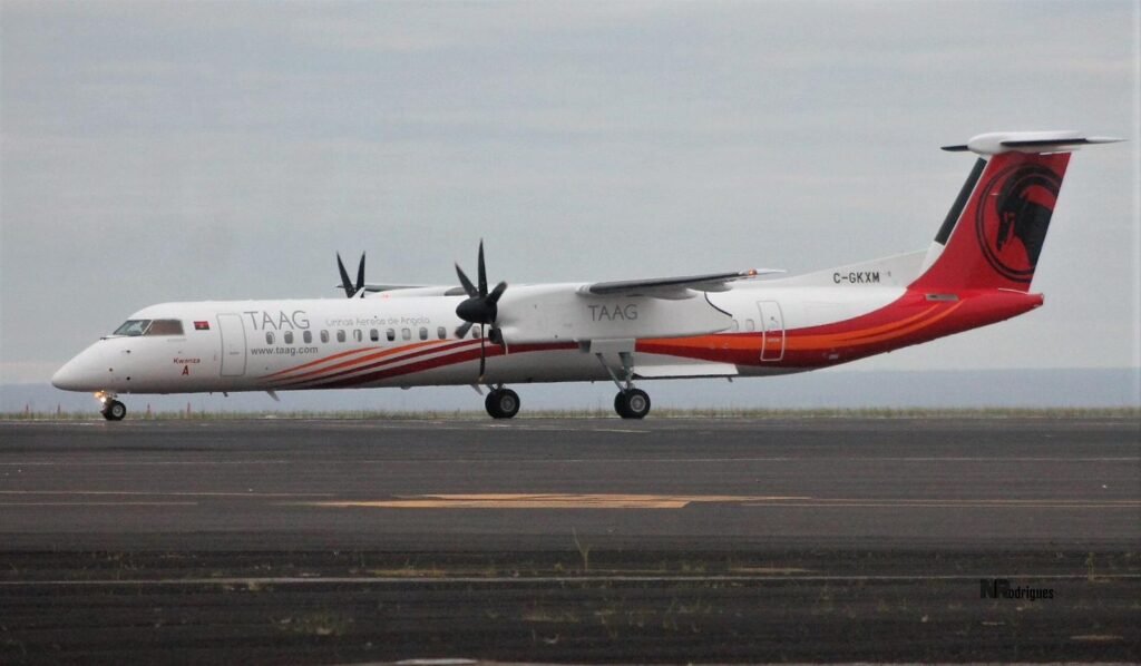 Cidadãos no Uíge transformam aeroporto em lavra