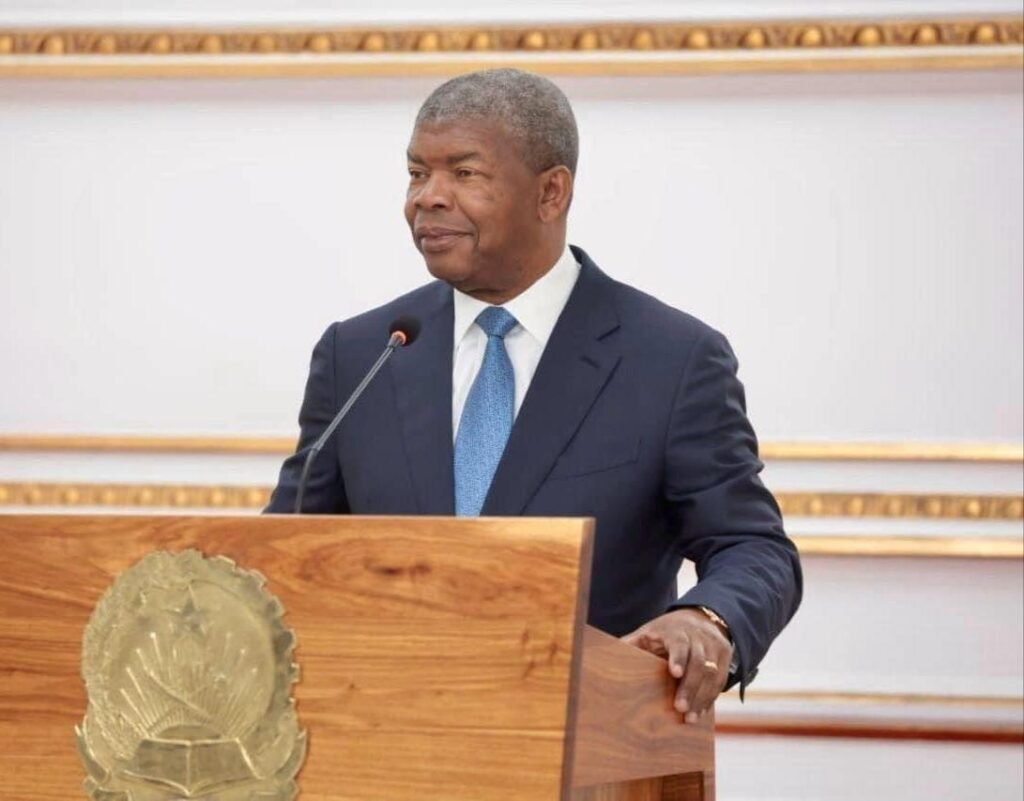 “Eu cresci a andar pelos corredores de um hospital, portanto, eu sei dar valor à saúde das pessoas.” - PR João Lourenço