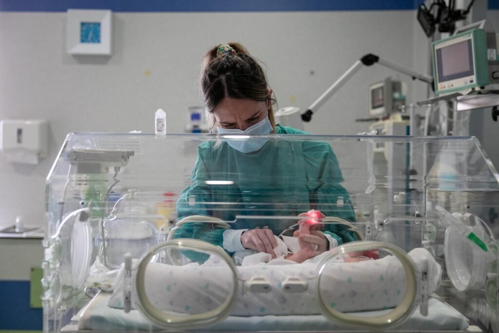 Portugal registou em 2023 o maior aumento no número de partos de mães estrangeiras