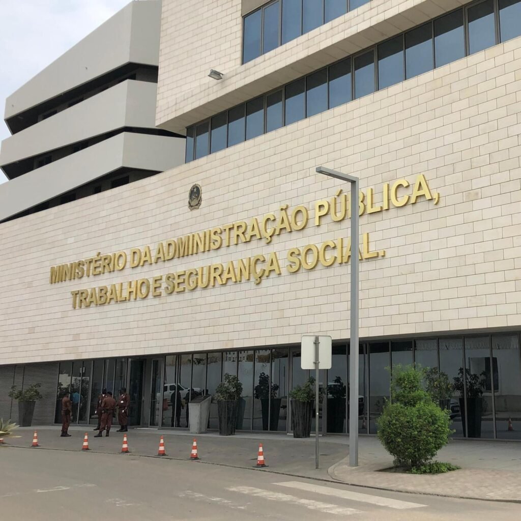 Nenhum funcionário público terá salário líquido inferior a 100 mil kwanzas a partir de junho