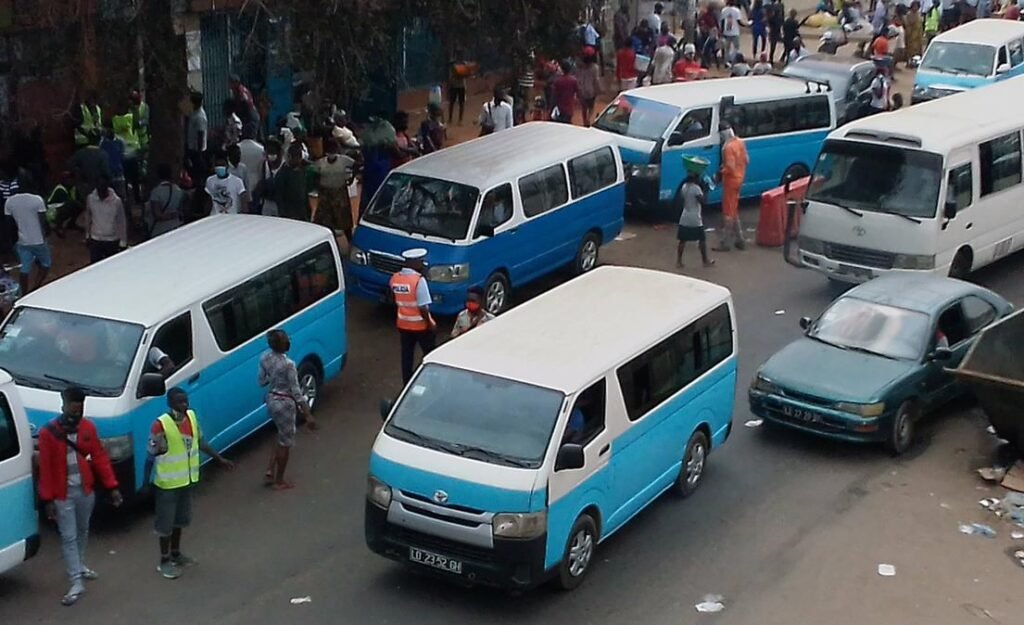 Taxistas prometem subir tarifa das corridas nos próximos dias