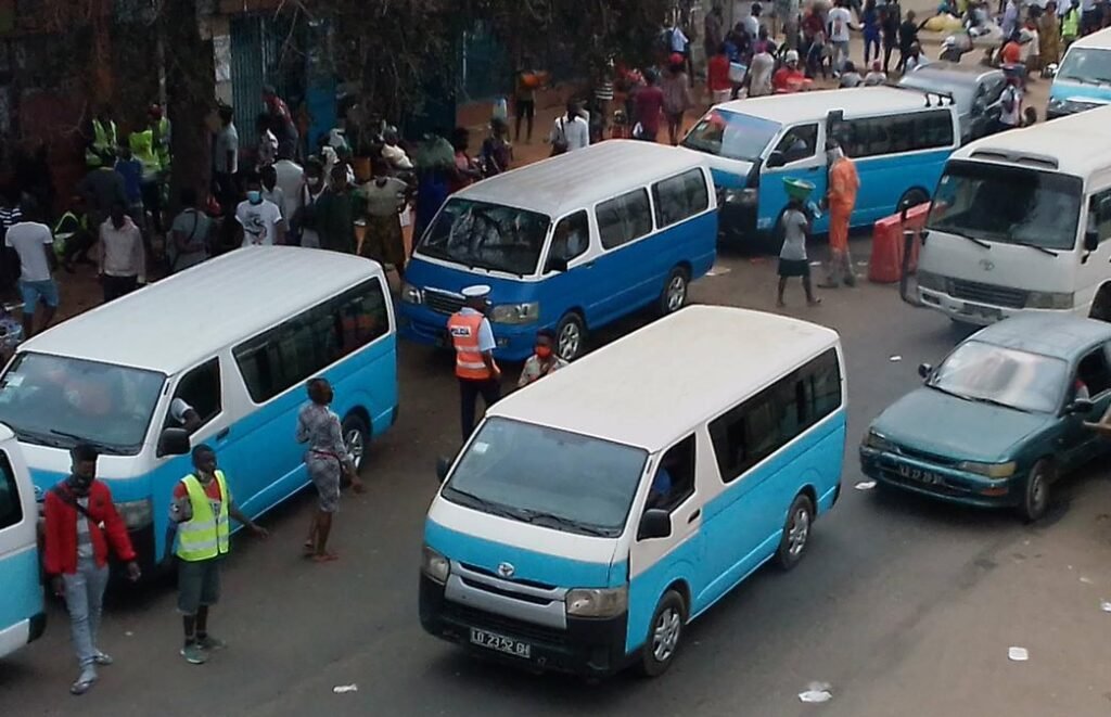Corrida de táxi sobe para 200 kwanzas