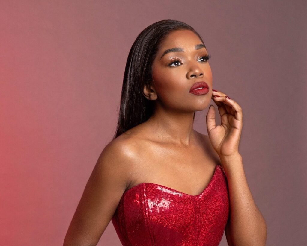 Anna Joyce comemora 10 anos de carreira com lançamento de novo álbum “A Peça”