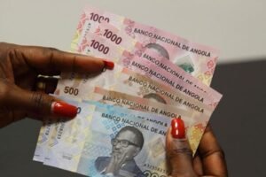 Governo e centrais sindicais acordam salário mínimo nacional para 70 mil kzs