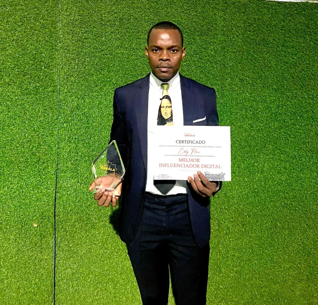 Eddy Flow ganha o prémio de melhor influenciador digital na gala ouros de Angola Eddy Flow ganha o prémio de melhor influenciador digital na gala ouros de Angola