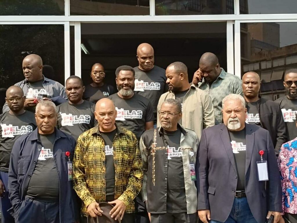 Guarda presidencial impede líderes da FPU de entregar comunicação ao Tribunal Supremo Guarda presidencial impede líderes da FPU de entregar comunicação ao Tribunal Supremo