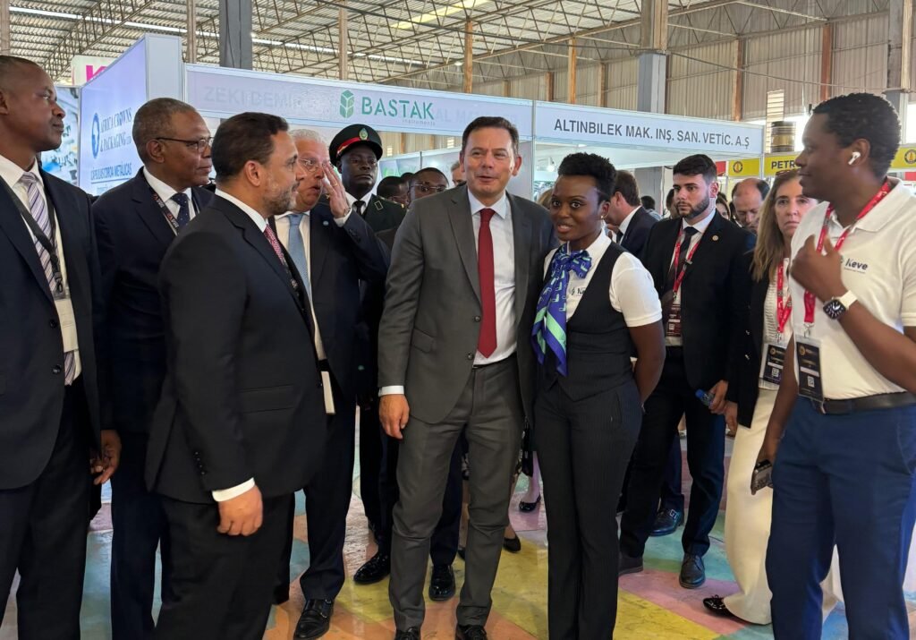 Keve, o banco angolano que encantou o 1º Ministro Português, Luís Montenegro