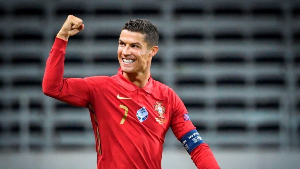 Cristiano Ronaldo faz história ao alcançar 900 golos na carreira Cristiano Ronaldo faz história ao alcançar 900 golos na carreira