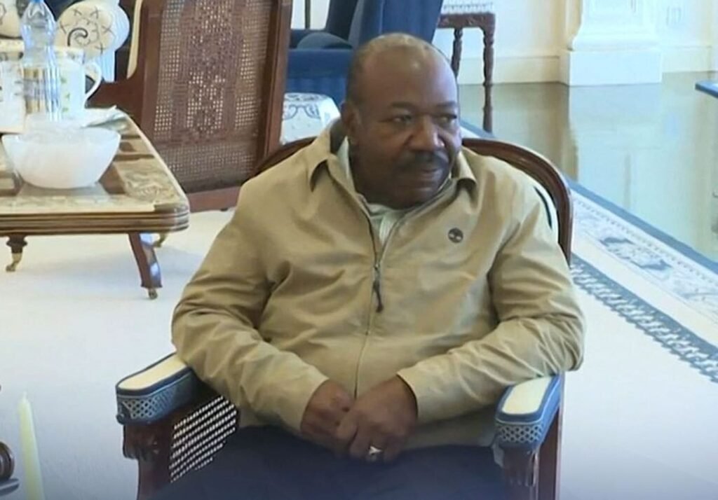 Ex-presidente do Gabão, Ali Bongo, arrepende-se de ter governado mal o seu país e pede clemência para a sua família