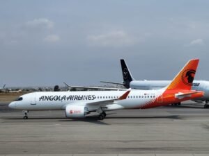 TAAG recebe hoje primeira aeronave Airbus A220-300