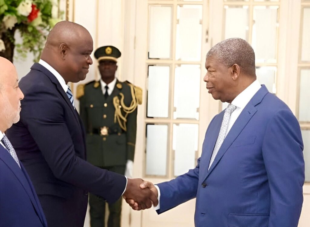 João Lourenço diz que Manuel Homem é o primeiro civil a ser nomeado ministro do interior e pede que “não tenha medo da farda”