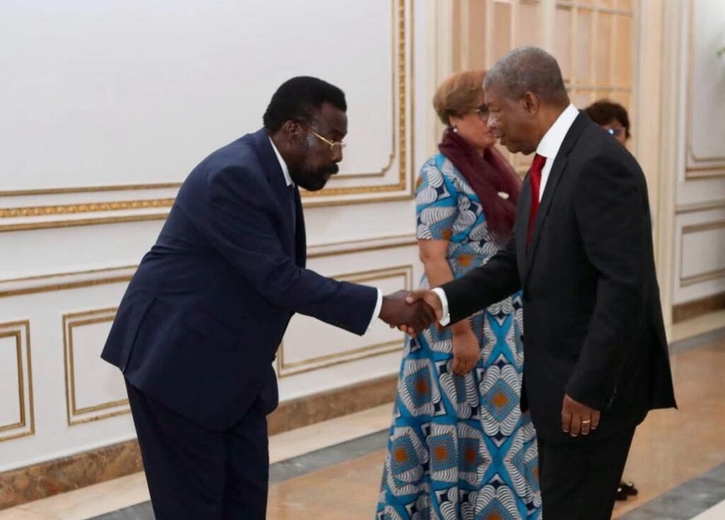Presidente João Lourenço desafia novos embaixadores a atrair investimentos e turistas para Angola