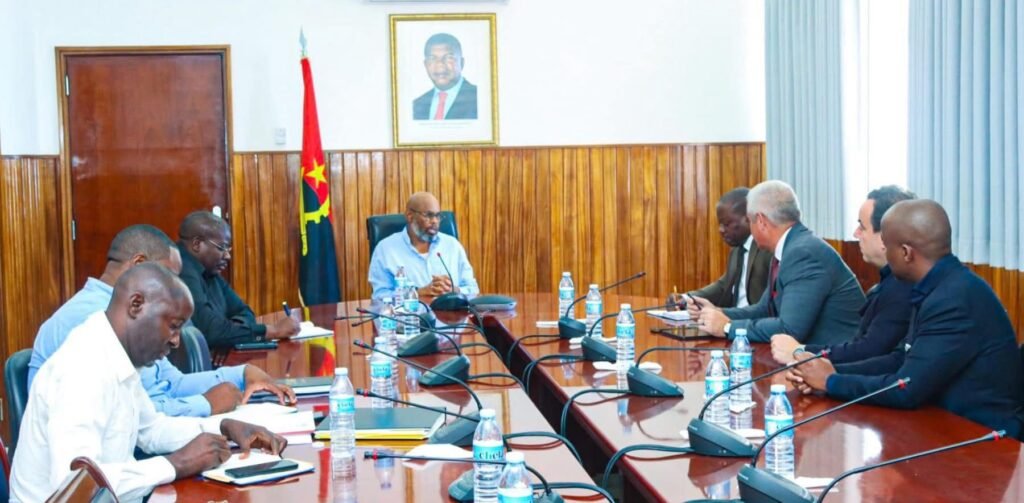 Africell chega à província do Namibe em novembro do corrente ano Africell chega à província do Namibe em novembro do corrente ano