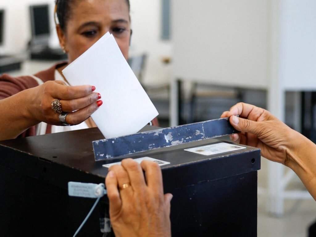 Portugueses escolhem hoje um novo governo