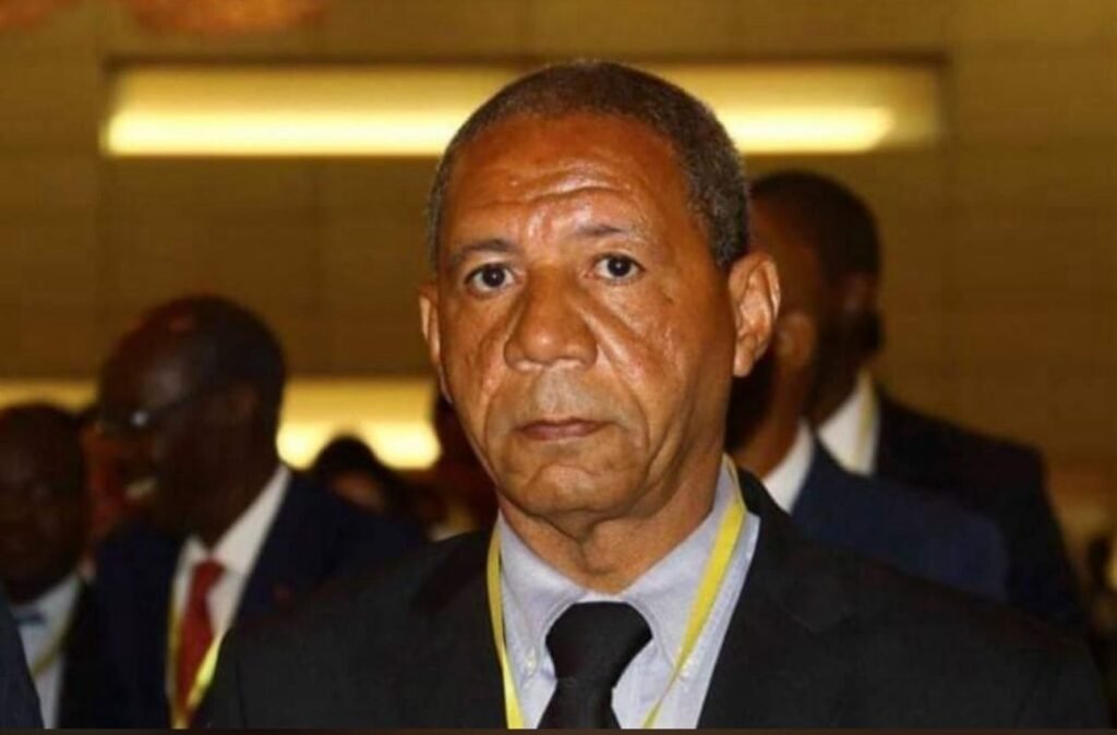 Justiça angolana absolve Kopelipa de todos os crimes que lhe eram atribuídos por falta de provas