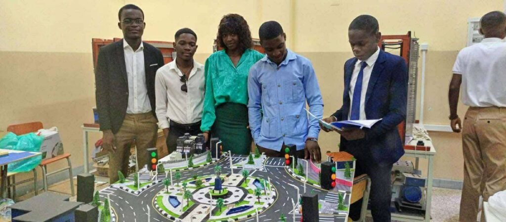 Estudantes do Alda Lara reclamam autoria do projeto de requalificação do Largo da Independência e exigem reconhecimento público