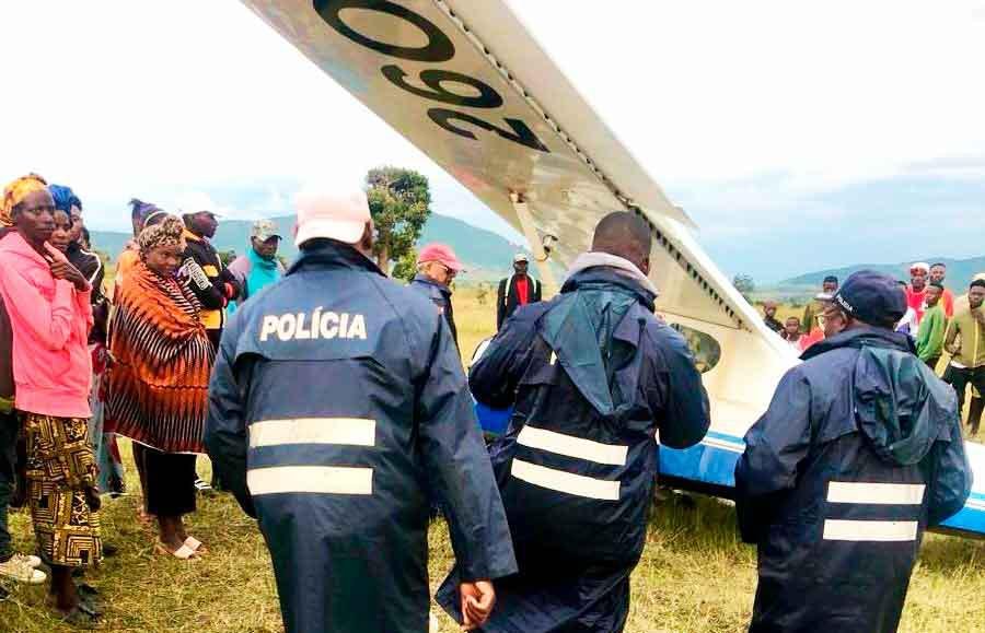Avioneta com turistas despenha-se na província da Huíla 10 Avioneta com turistas despenha-se na província da Huíla