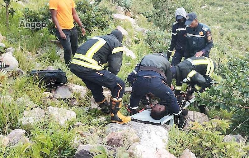 Jovem morre após cair de penhasco enquanto fotografava no Cristo Rei da Serra da Chela 9 Jovem morre após cair de penhasco enquanto fotografava no Cristo Rei da Serra da Chela