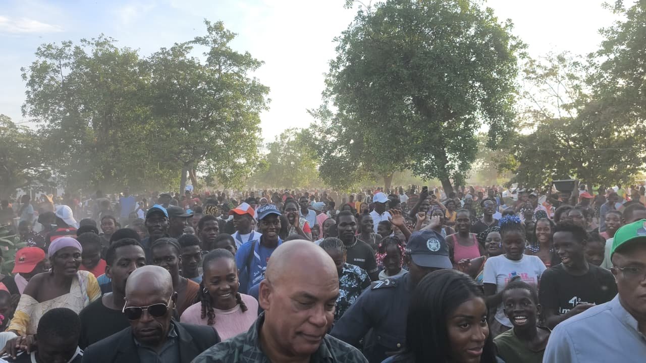 Adalberto Costa Júnior acode vítimas das enchentes em Benguela