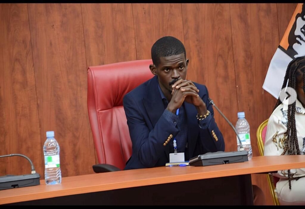 Líder juvenil pede inquérito disciplinar e suspensão do mandato do deputado Jú Martins Líder juvenil pede inquérito disciplinar e suspensão do mandato do deputado Jú Martins